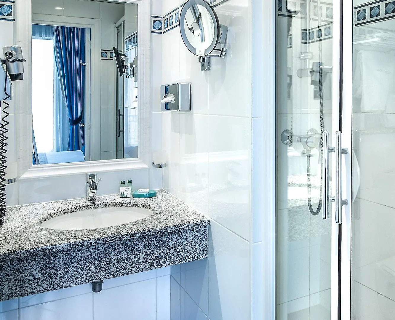 Hotel Virgina 3*
